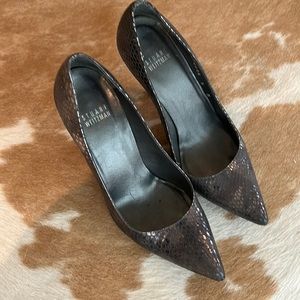 Silver/ gray snakeskin. Pattern heels size 6